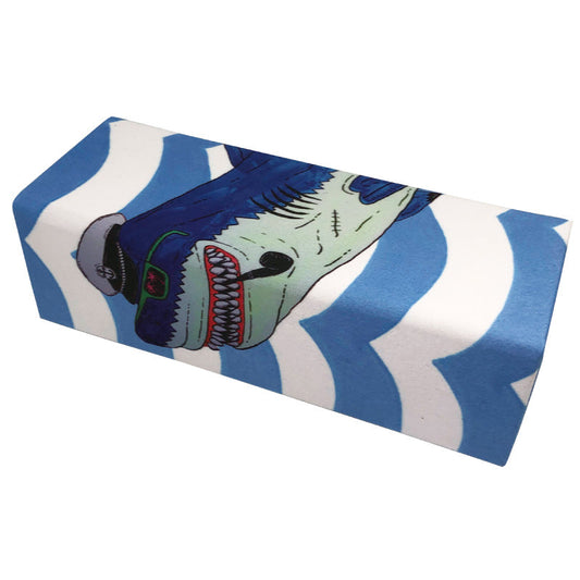 畳めるからかさばらない!シンプルでスタイリッシュな折りたためるメガネケース「D-120 ホールディングケースMULGA」